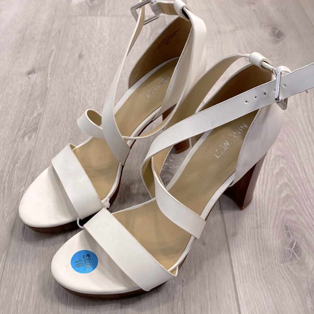 🆕 Nine West Strappy Heel